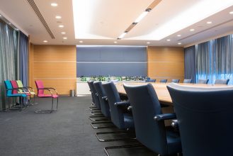 Boardroom. Audit, tax and advisory services firm © Andreia Alves de Oliveira