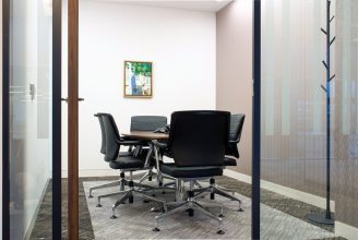 Partners' meeting room, Professional services firm © Andreia Alves de Oliveira