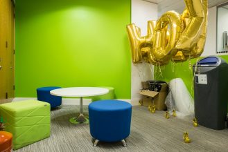 Breakout space. Audit, consulting, financial advisory and tax services firm © Andreia Alves de Oliveira