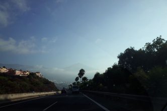 Road and Volcano © Leslie Hakim-Dowek