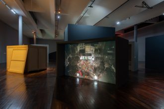 Melanie Manchot, Dance (All Night, Paris), 2011  Video Installation, 12’38”  Exhib. view of Open Ended Now, MAC VAL 2018 © Adagp, Paris 2018. Photo credit: Martin Argyroglo
