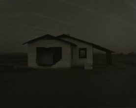 Dusk #90 (Lucerne Valley), 2013 © Mark Ruwedel, Courtesy Gallery Luisotti