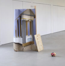 Pale Yellow (Columns), 2015 © Kadie Salmon