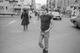 Sunil Gupta, Untitled #22, 1976 From the series Christopher Street Courtesy the artist and Hales Gallery, Stephen Bulger Gallery and Vadehra Art Gallery © Sunil Gupta All Rights Reserved, DACS 2020