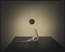 Floating Ball © Max Kellenberger
