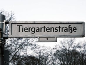 Berlin: Tiergartenstasse street sign © Richard Wood
