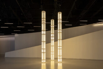 Cerith Wyn Evans, View of the exhibition Cerith Wyn Evans – Forms in Space... through Light (in Time), MAAT, Lisbon, 2025, photo: Bruno Lopes, courtesy of EDP Foundation